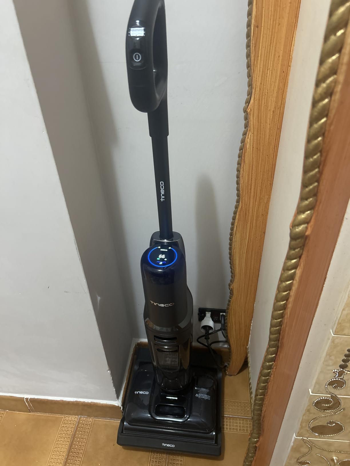 Tineco lavapavimenti vapore in soggiorno